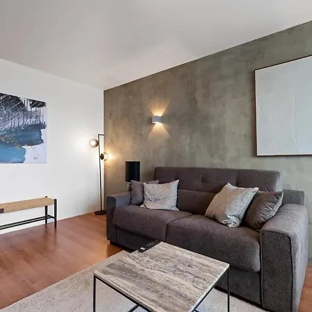 Icelands Biggest Mall At 8 Minute Walk - Free Parking Apartment Reykjavik