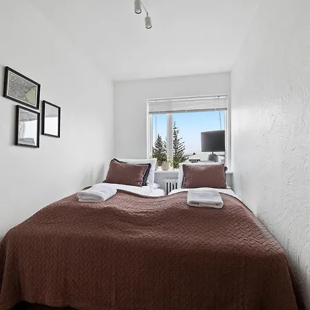 Apartment Icelands Biggest Mall At 8 Minute Walk - Free Parking