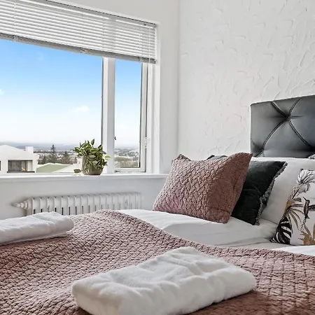 Appartement Icelands Biggest Mall At 8 Minute Walk - Free Parking *